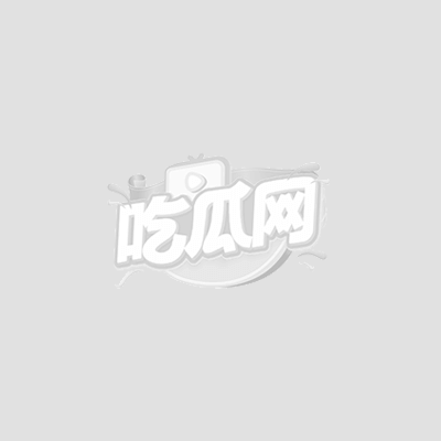 彤彤平躺在白床单上1